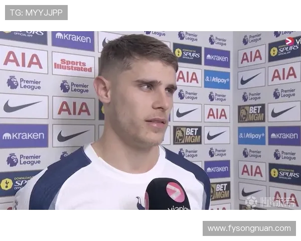 范德芬吐槽前十五分钟球场太滑